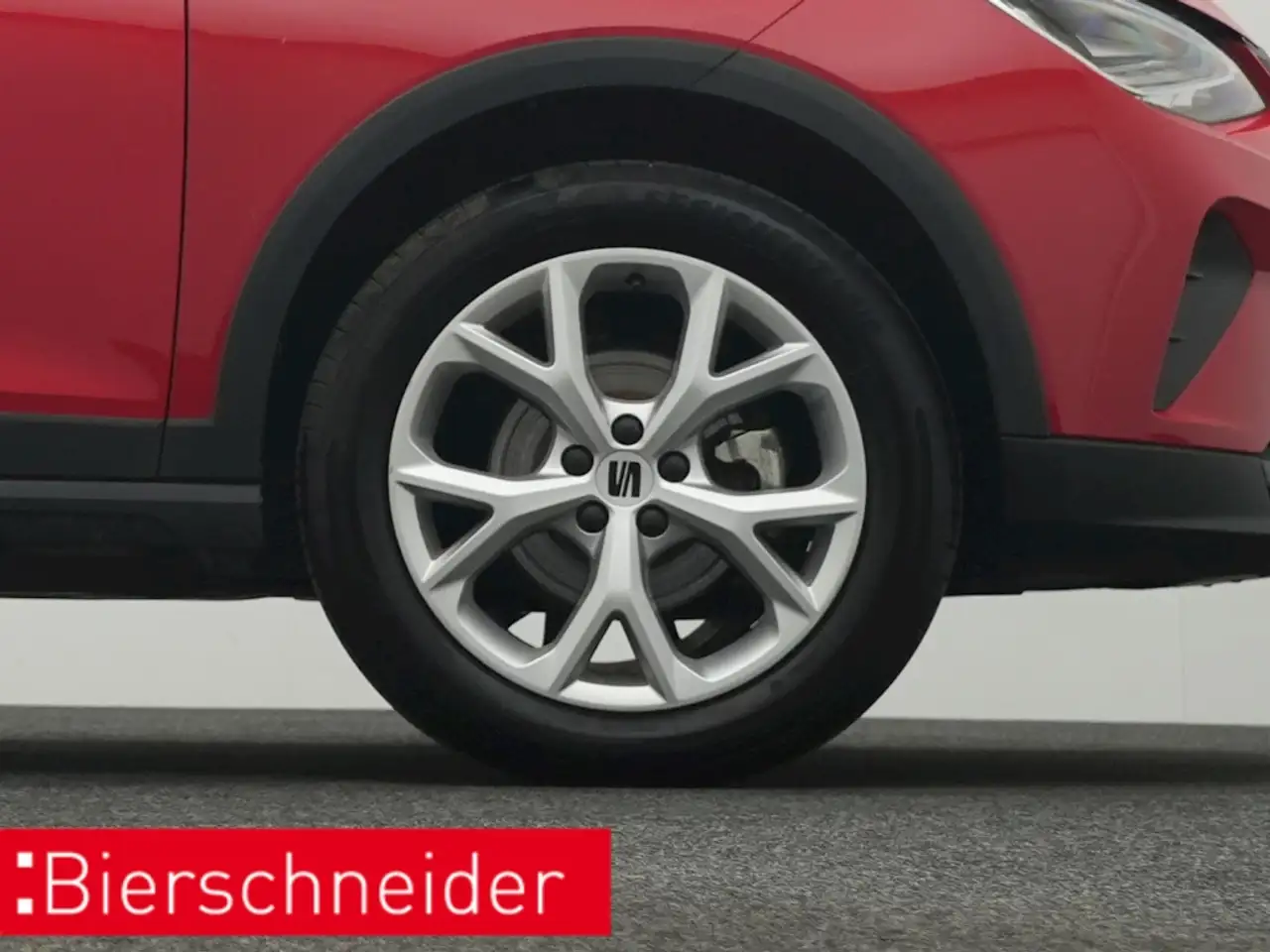 SEAT Arona 1.0 TSI NAVI LED KAMERA — Galería del vehículo 29