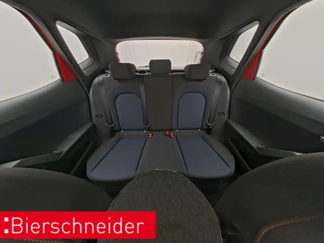 SEAT Arona 1.0 TSI NAVI LED KAMERA — Galería del vehículo 17