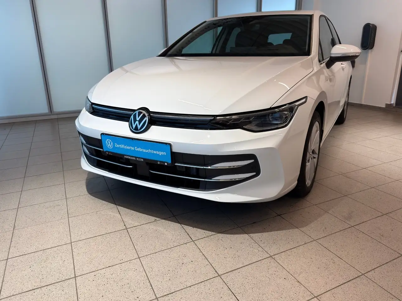 Volkswagen Golf VIII 1.5 TSI Style — Vehicle gallery 3