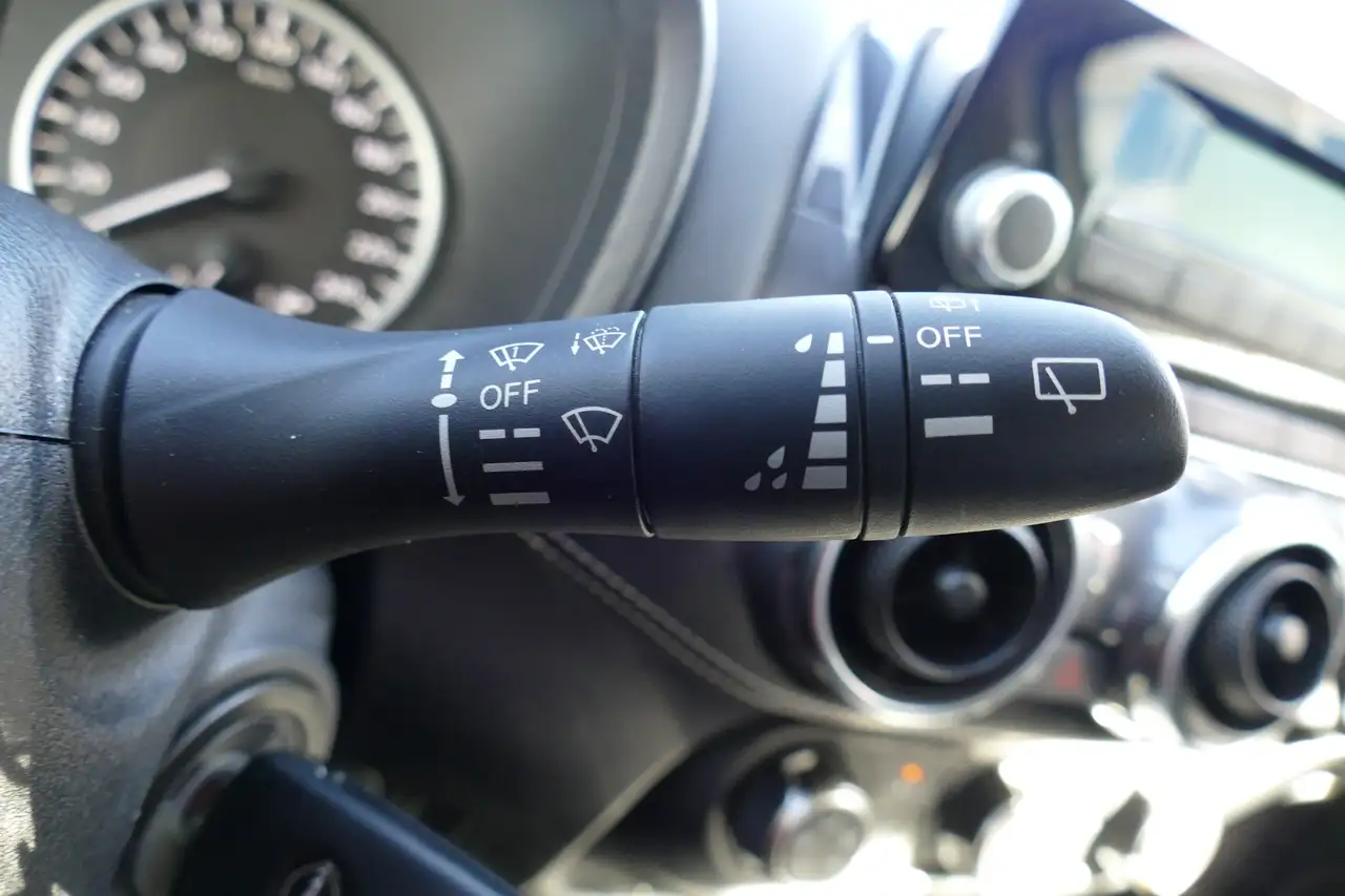 Nissan Juke 1.0 Acenta Bluetooth Sitzheizung — Galería del vehículo 12