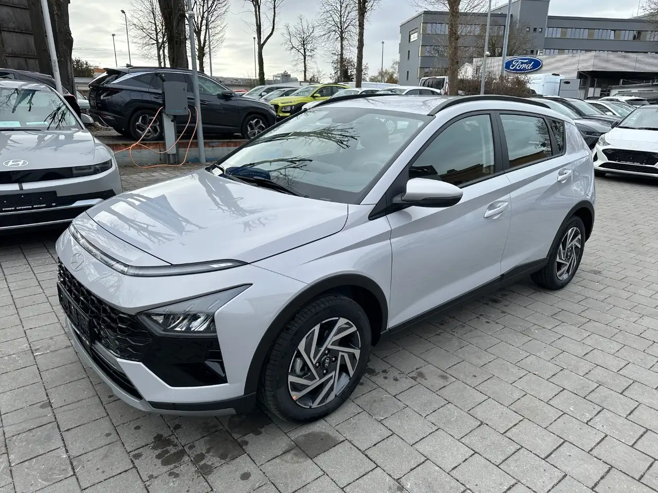 Hyundai BAYON 1.0 T-GDI Trend SpurH LM LED Navi PDC — Vehicle gallery 2