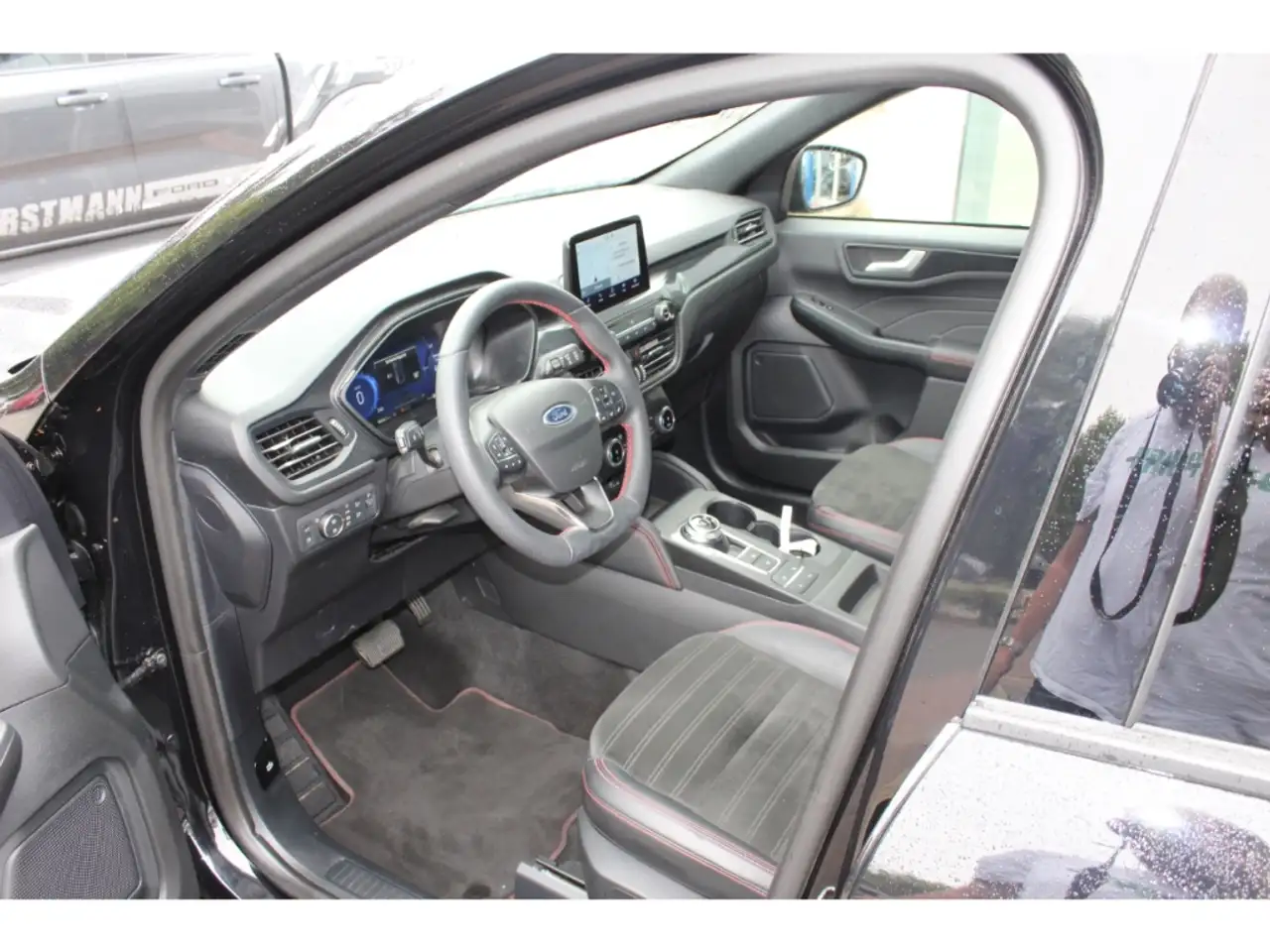 Ford Kuga ST-LINE X PHEV, AHK, ACC, MET, NAVI, LED, BEH. WSS — معرض صور السيارة 8