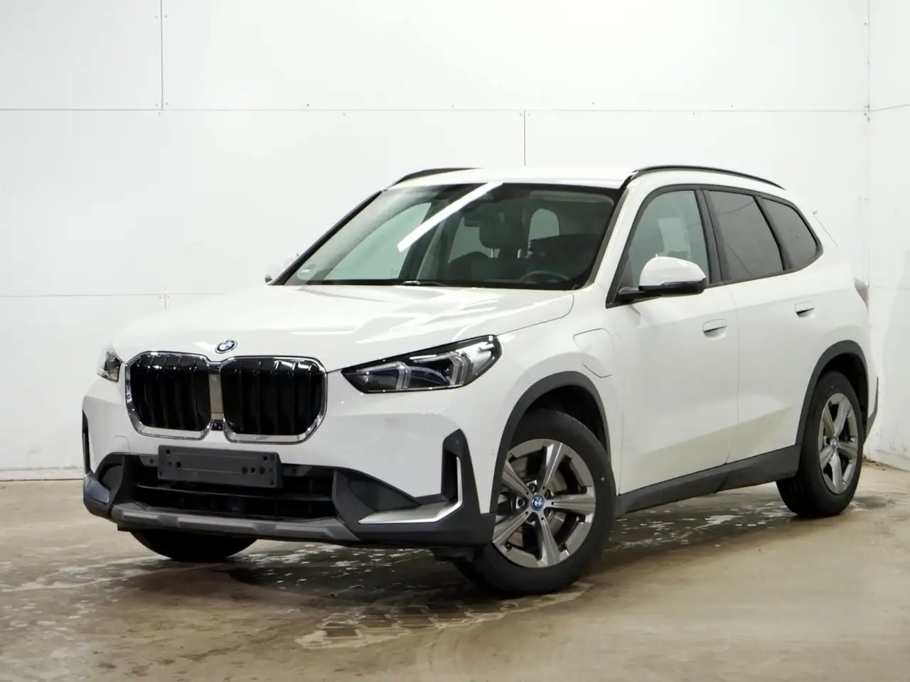 BMW X1 xDrive 30e Sport HeadUp 360°Kam Standklima — Böblingen