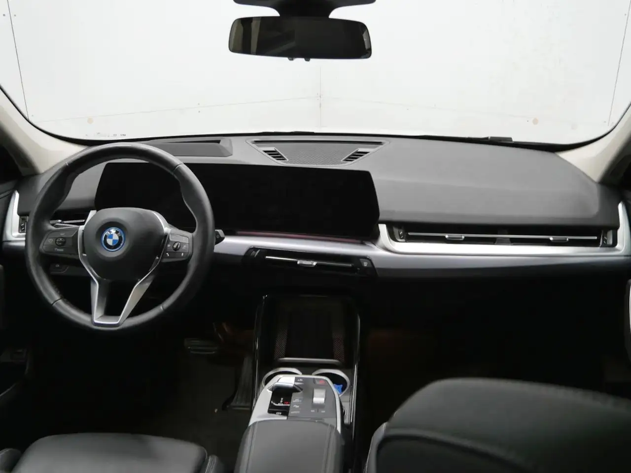 BMW X1 xDrive 30e Sport HeadUp 360°Kam Standklima — Vehicle gallery 5