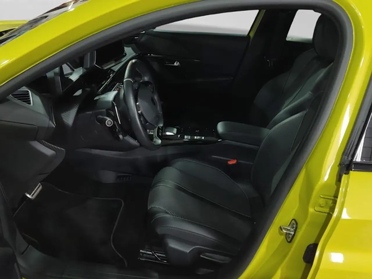 Peugeot 208 Hybrid 136 GT PDC KAMERA LED CARPLAY KEYLESS — Vehicle gallery 8