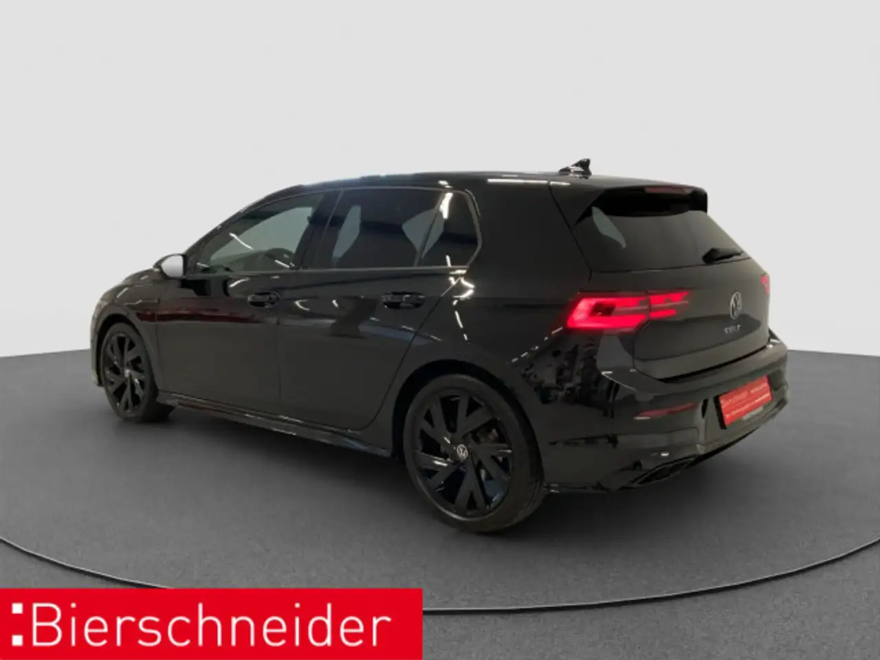 Volkswagen Golf 8 1.5 eTSI DSG R-Line Black AHK MATRIX CAM — Galería del vehículo 6