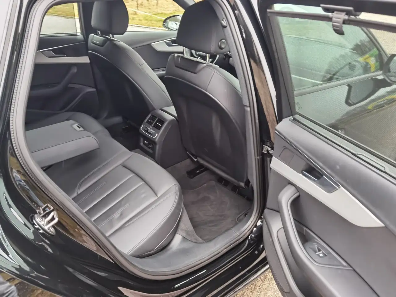 Audi A4 Avant 35 TFSI advanced — معرض صور السيارة 33