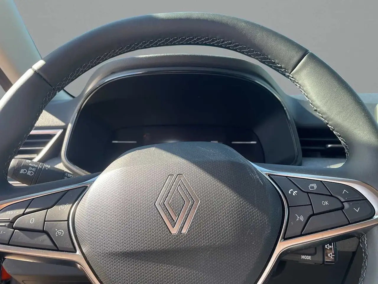 Renault Clio Evolution TCe 90 SHZ PDC hi Klima — Galería del vehículo 16