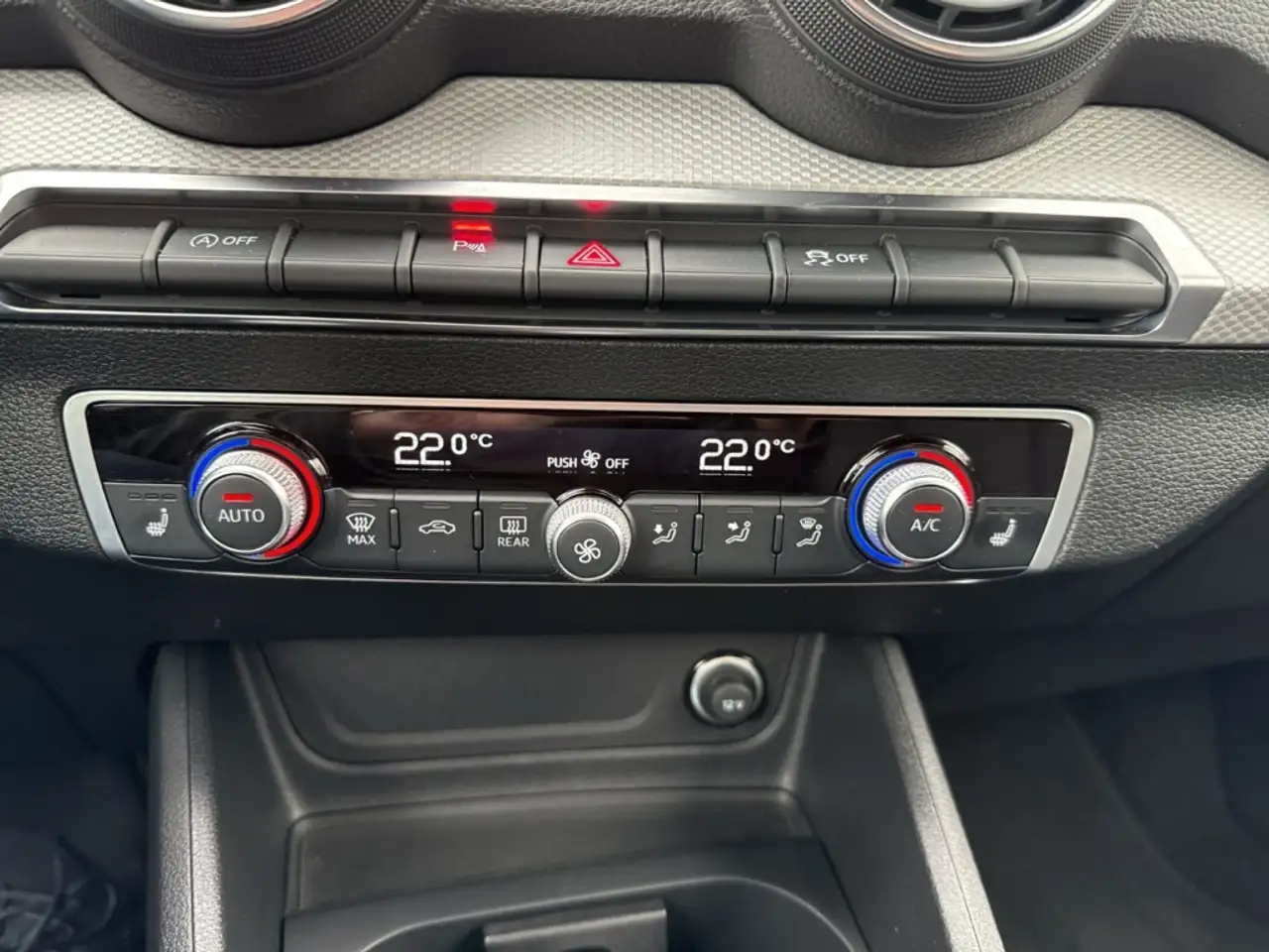 Audi Q2 advanced 35 TFSI S tronic MATRIX KAMERA NAVI ACC — معرض صور السيارة 21