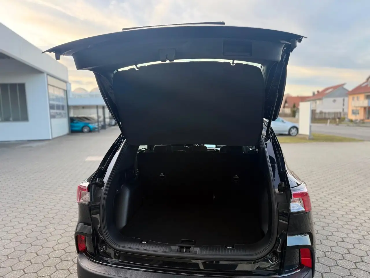 Ford Kuga Cool & Connect DAB PDC KLIMA — معرض صور السيارة 18