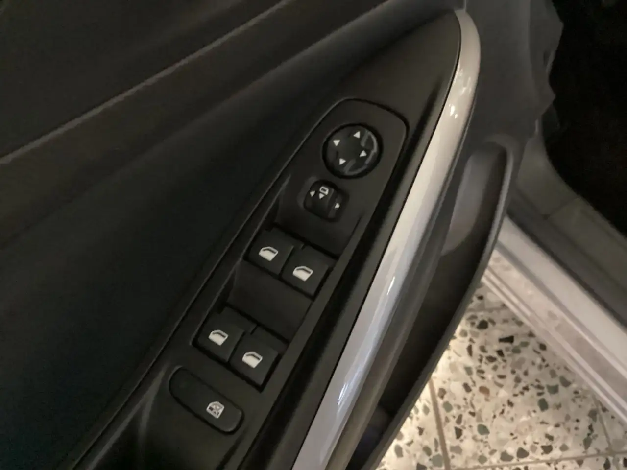Opel Grandland 1.2 AHK,LED,Navi,Sitzheiz.,360 Kamera — Galería del vehículo 14