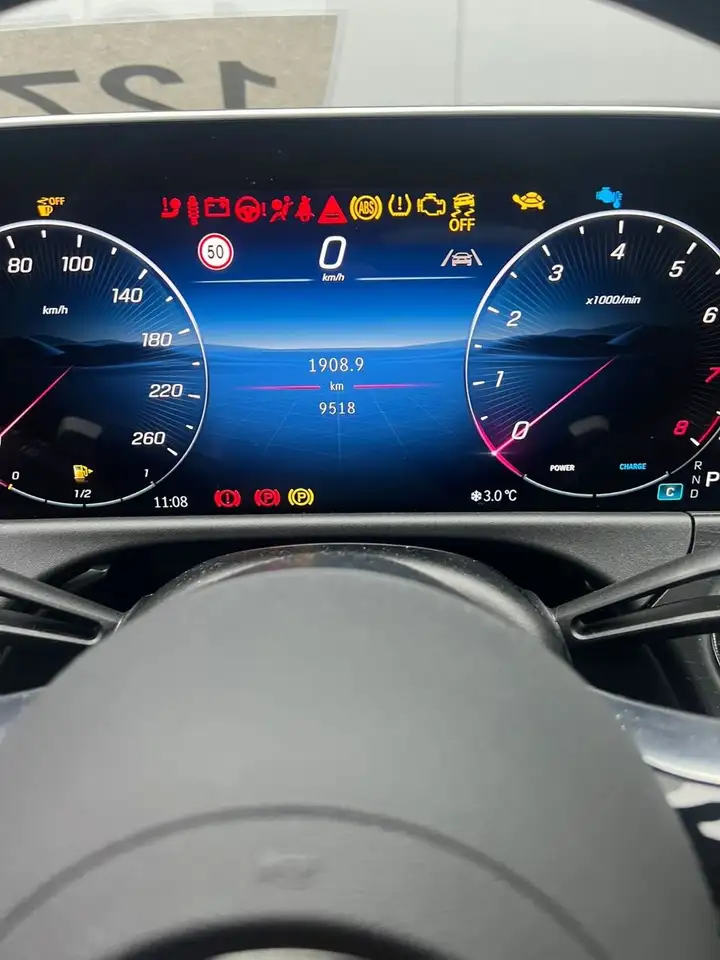 Mercedes-Benz E 200 T 9G 48V AMG-LINE MBUX KAMERA KEYLESS AHK — Galería del vehículo 28