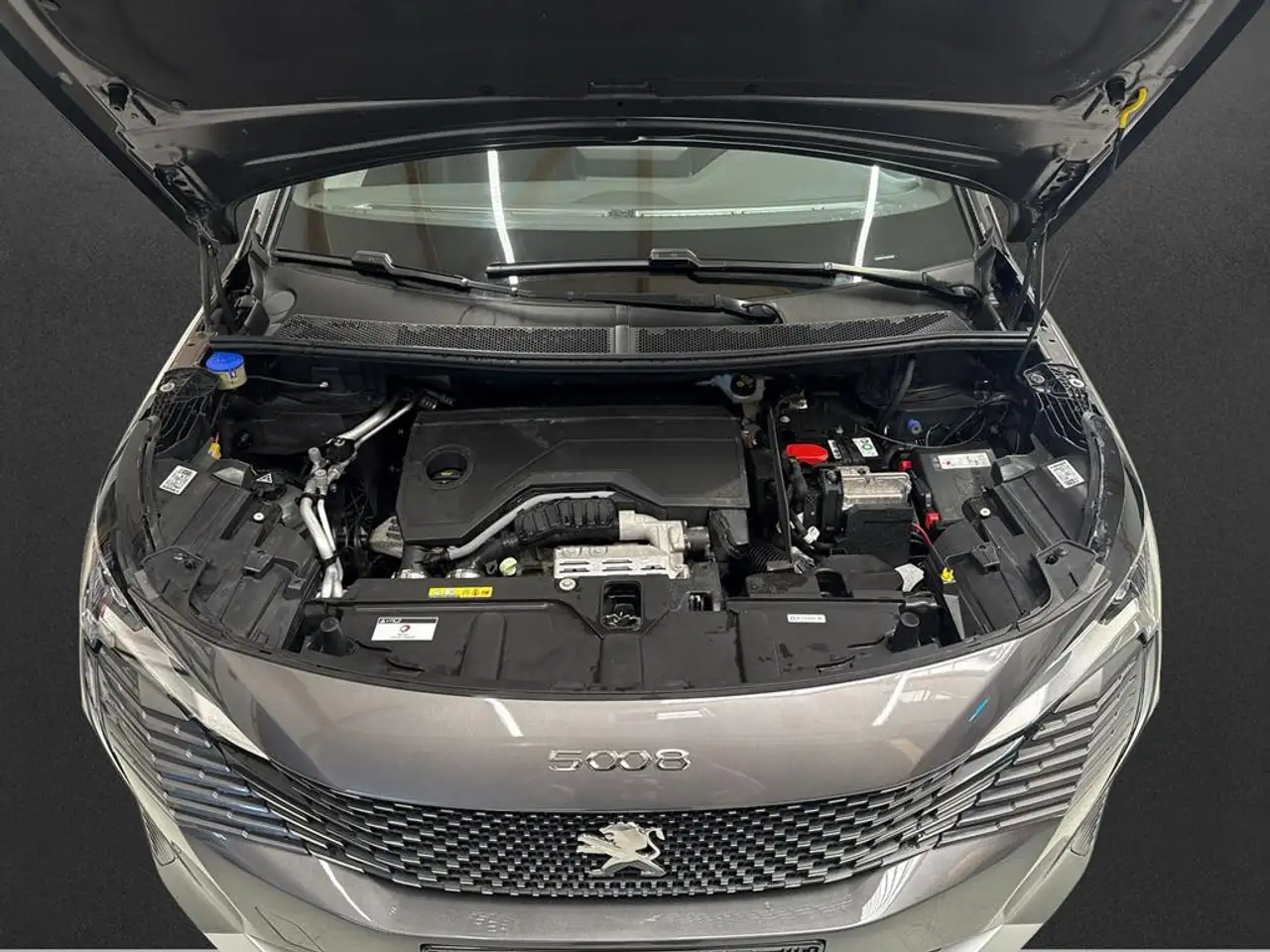 Peugeot 5008 1.2 Hybrid 136 GT — Vehicle gallery 5