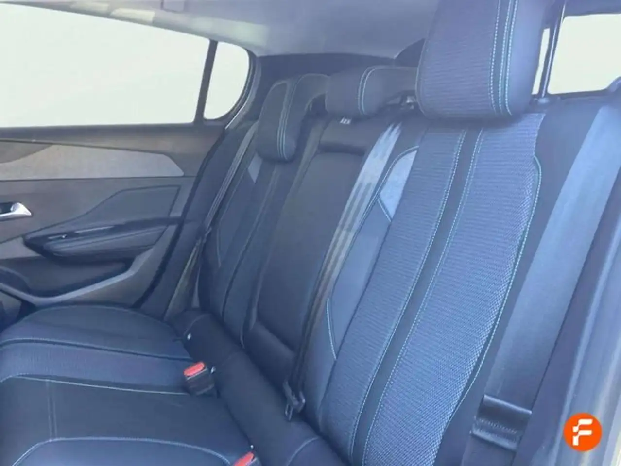 Peugeot 308 1.2 PureTech S&S Allure 130 — Galerie du véhicule 23