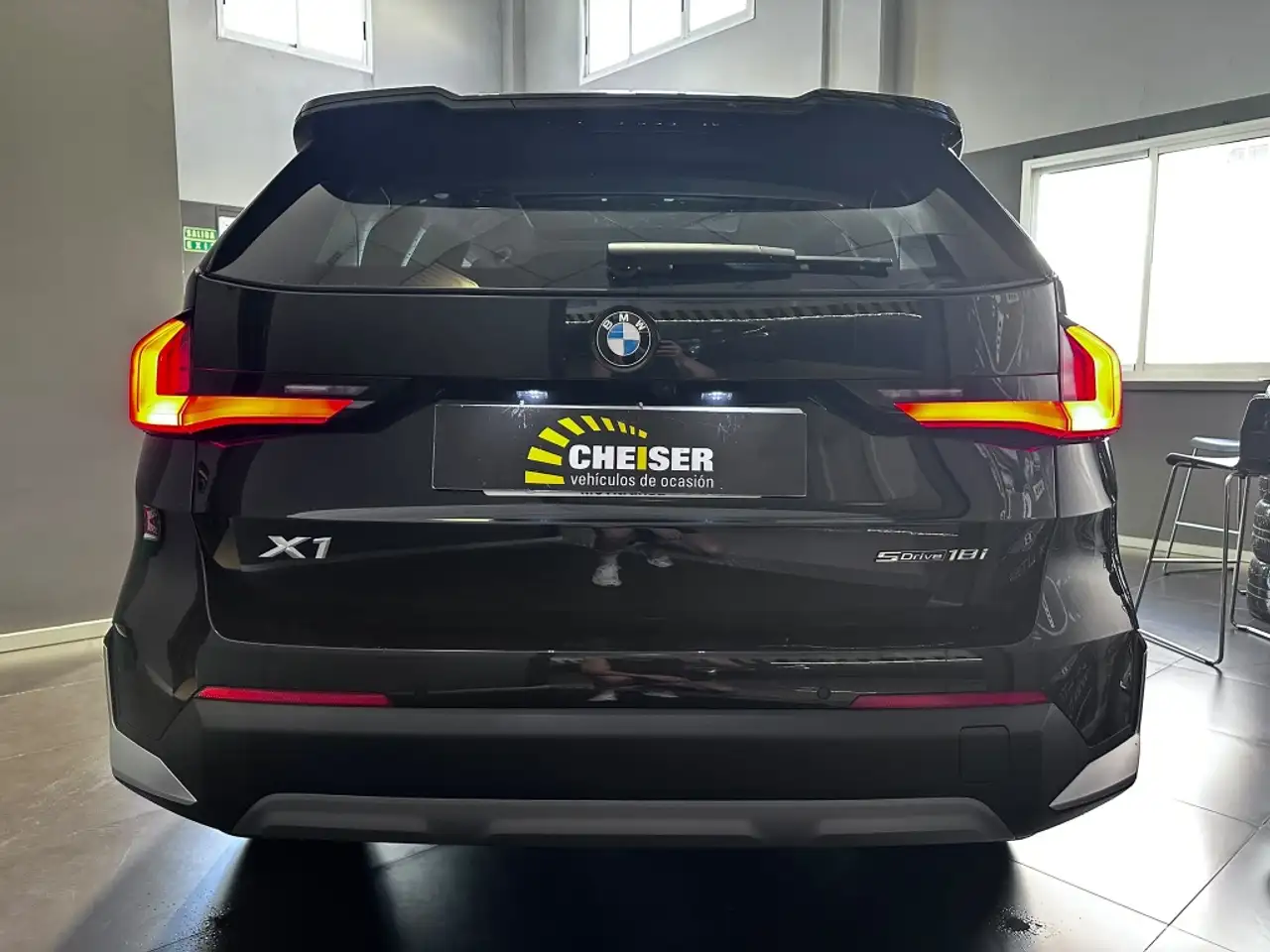 BMW X1 sDrive 18iA — معرض صور السيارة 9