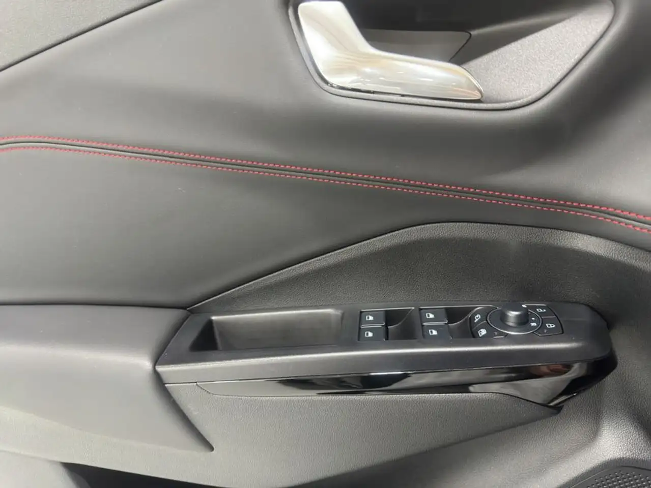 Ford Puma 1.0 Hybrid Aut. ST-LINE X *NEUES MODELL* — Galerie du véhicule 16