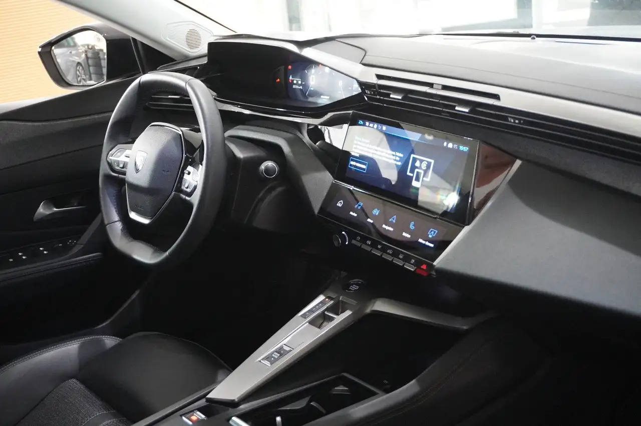 Peugeot 308 LIM 1.2T ALLURE 8-EAT NAVI/LED/KAMERA/SPORT — معرض صور السيارة 40