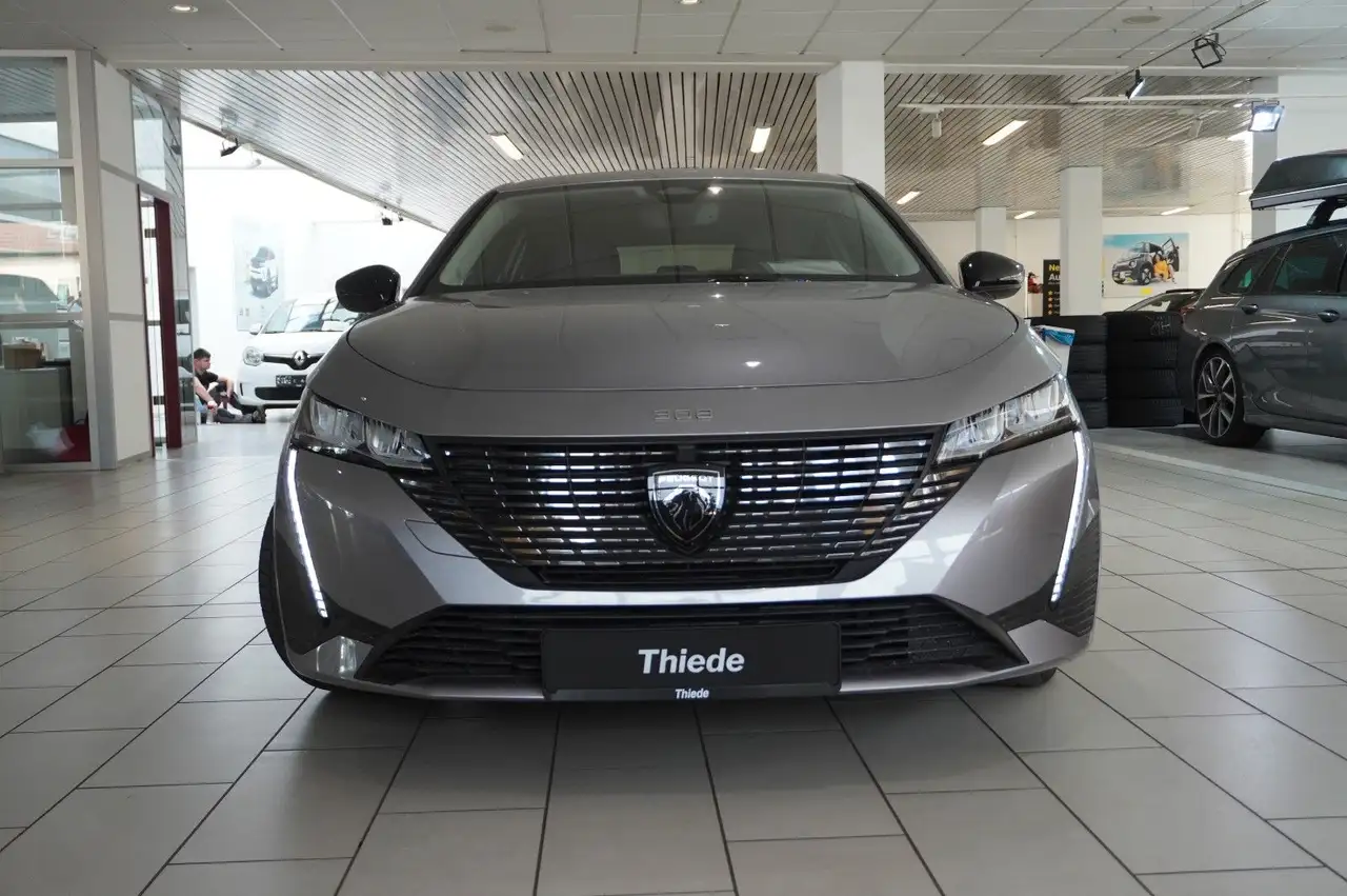 Peugeot 308 LIM 1.2T ALLURE 8-EAT NAVI/LED/KAMERA/SPORT — معرض صور السيارة 6