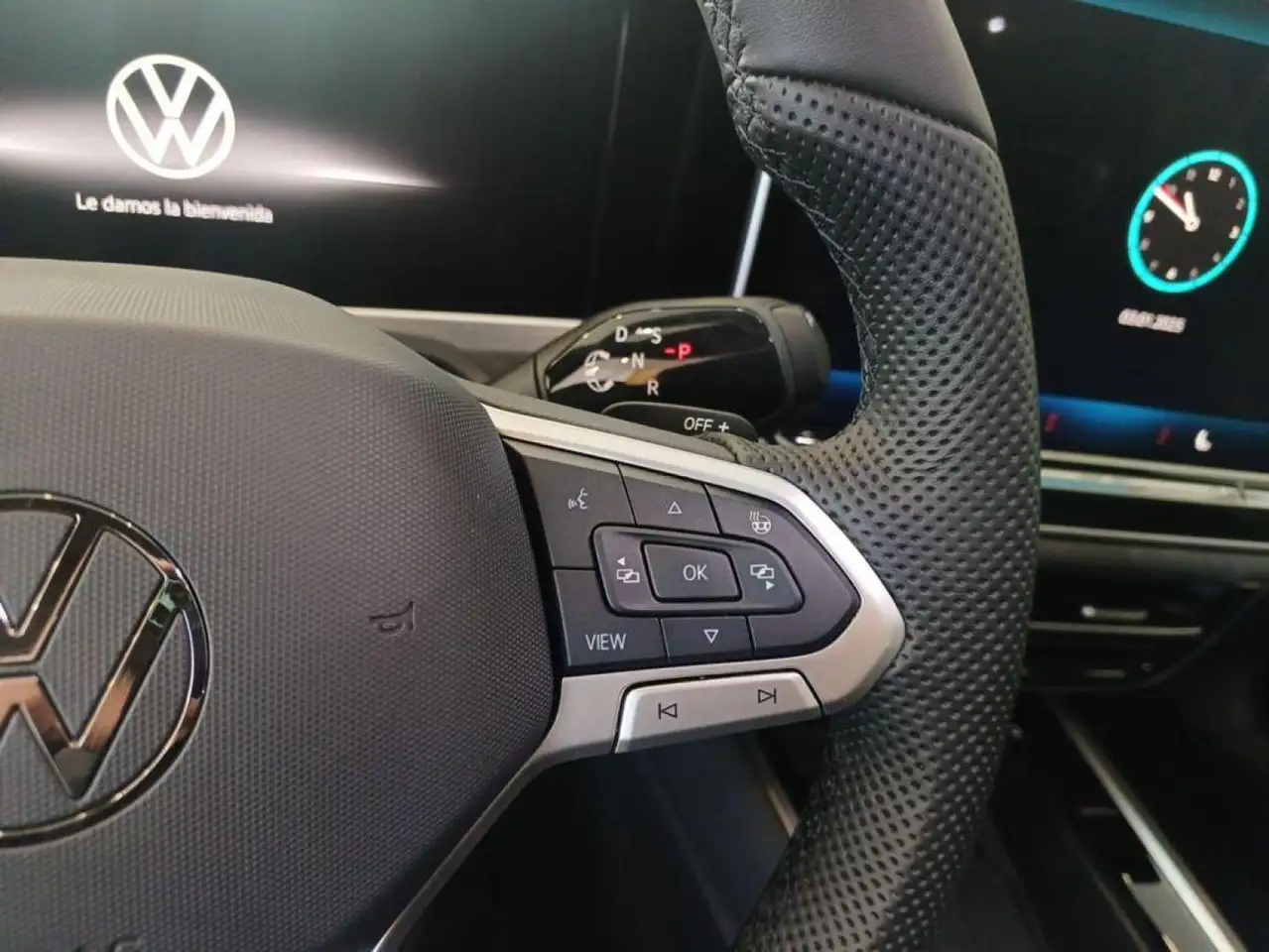 Volkswagen Passat 1.5 eTSI R-Line DSG7 110kW — Vehicle gallery 19