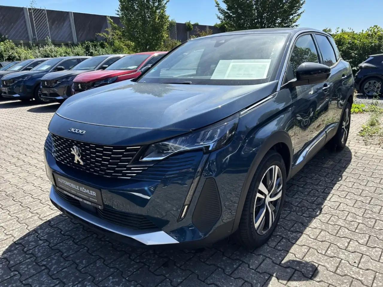Peugeot 3008 Allure Pack Navi Digitales Cockpit LED Apple CarPl — Vehicle gallery 3