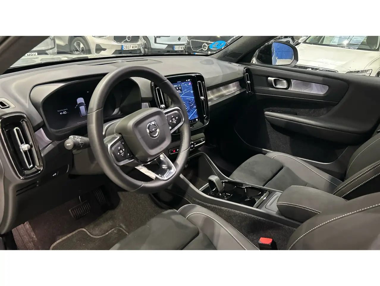 Volvo EX40 Recharge Single Plus Aut. — معرض صور السيارة 4