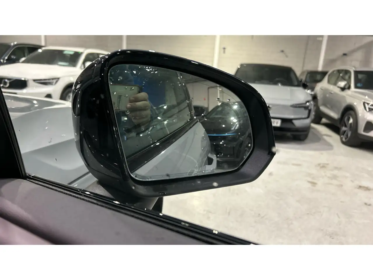Volvo EX40 Recharge Single Plus Aut. — معرض صور السيارة 28