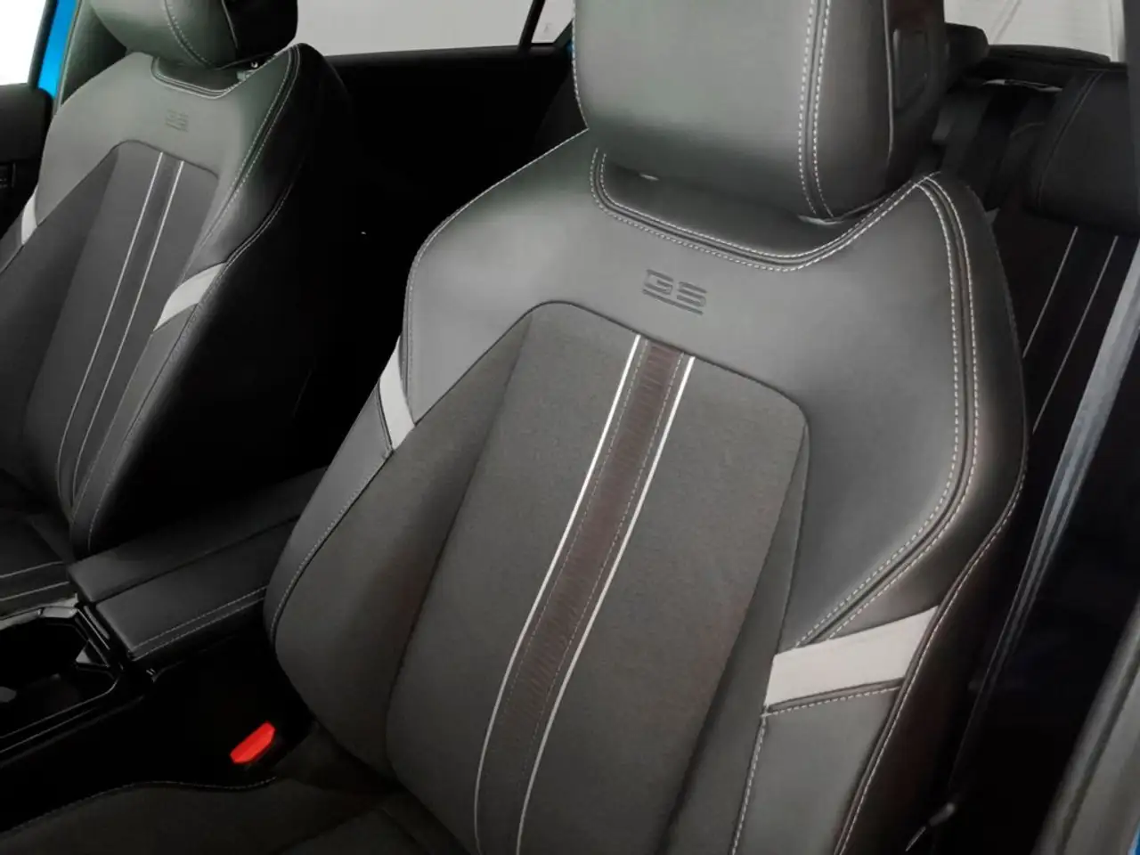 Opel Astra 1.2T XHT S/S GS 130 — Galerie du véhicule 23