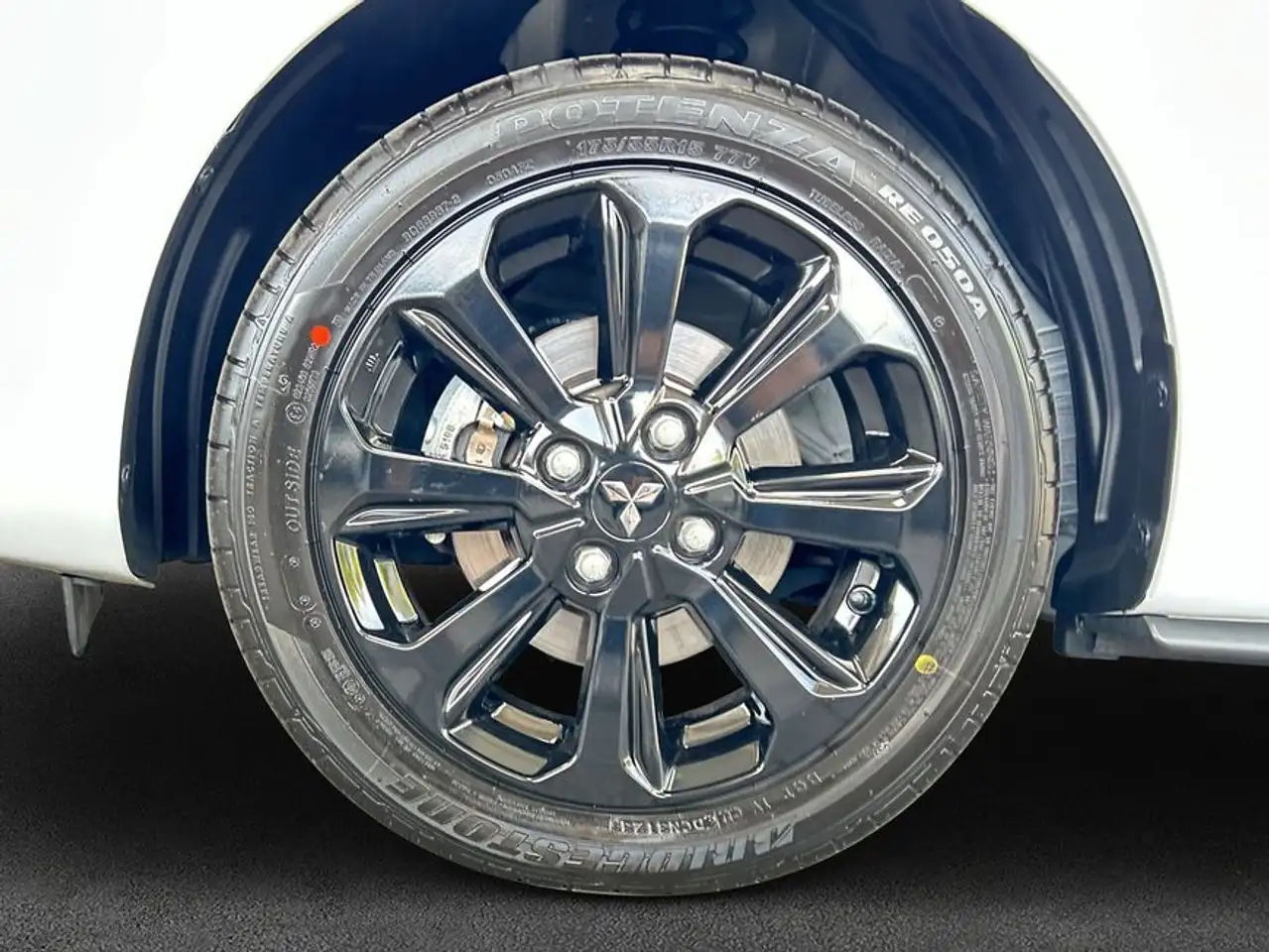 Mitsubishi Space Star 1.2 CVT Select+ Black — Vehicle gallery 7