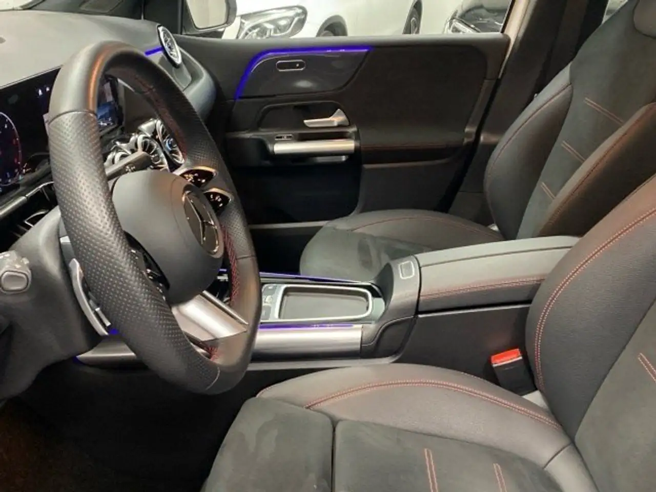 Mercedes-Benz B 200 200d — Vehicle gallery 7