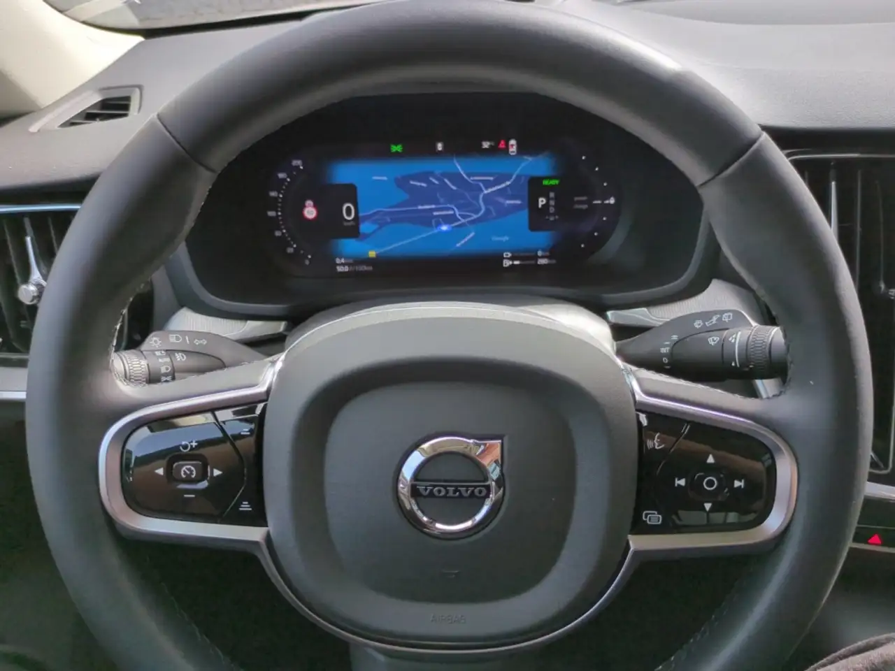 Volvo V60 T8 AWD Plus Dark Recharge HUD Leder Navi StandHZG — Galerie du véhicule 23
