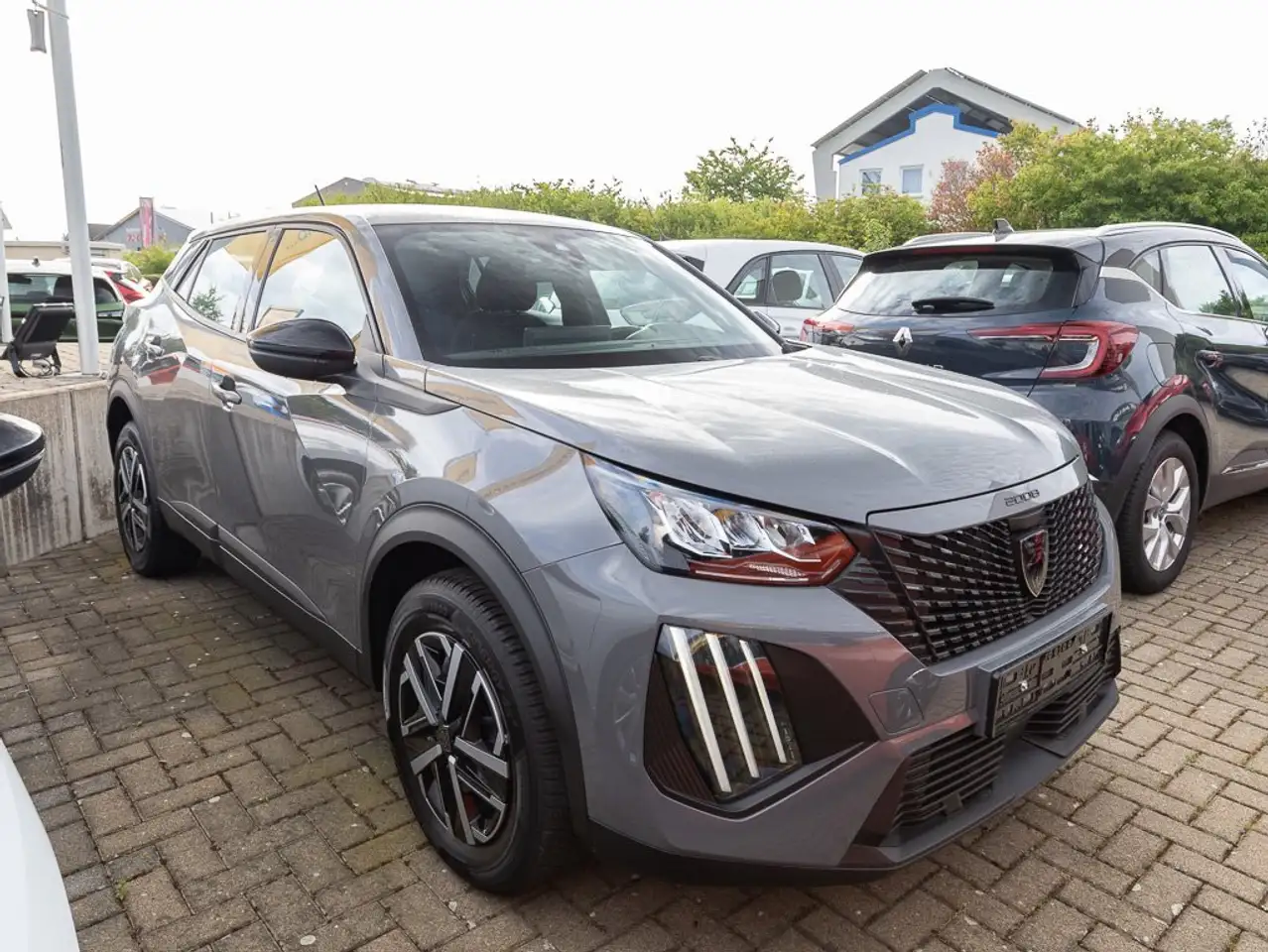 Peugeot 2008 PureTech 100 Active +SHZ+KLI+ALLW+PDC+ — Galerie du véhicule 4