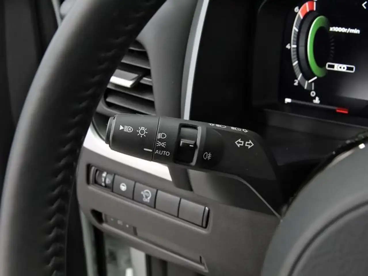 Nissan Qashqai DIG-T 103kW N-Connecta — Galerie du véhicule 12