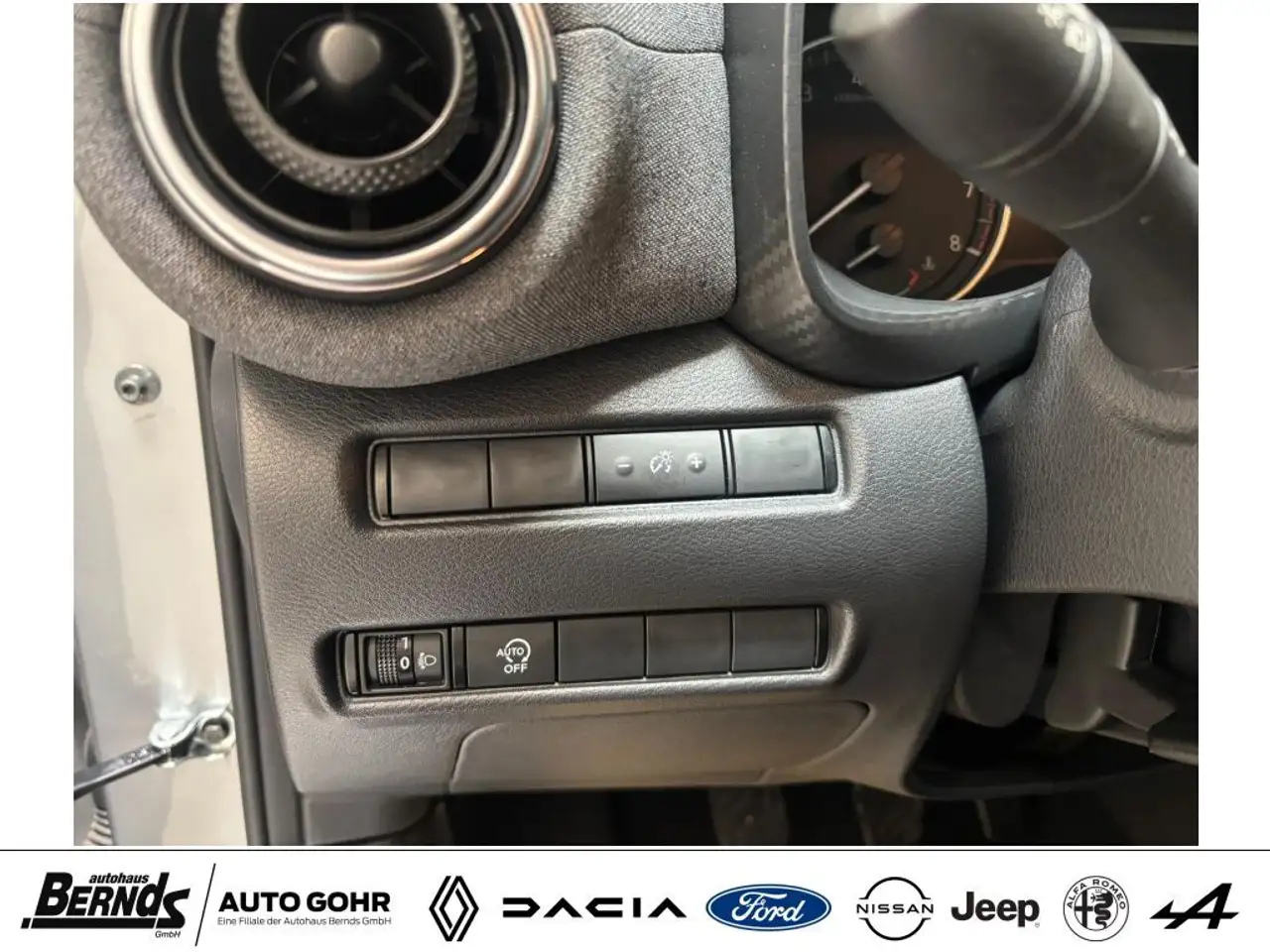 Nissan Juke 1.0 DIG-T Acenta Connect Navi KomfortP. LED uvm — Galería del vehículo 22