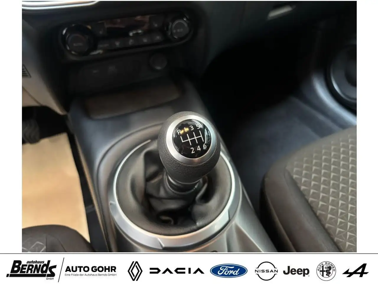Nissan Juke 1.0 DIG-T Acenta Connect Navi KomfortP. LED uvm — Galería del vehículo 19