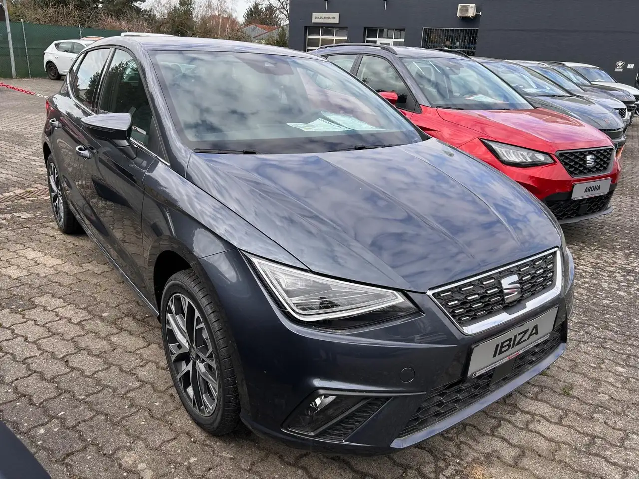 SEAT Ibiza Xcellence 1.0 TSI 115 PS 7-Gang DSG — Vehicle gallery 2