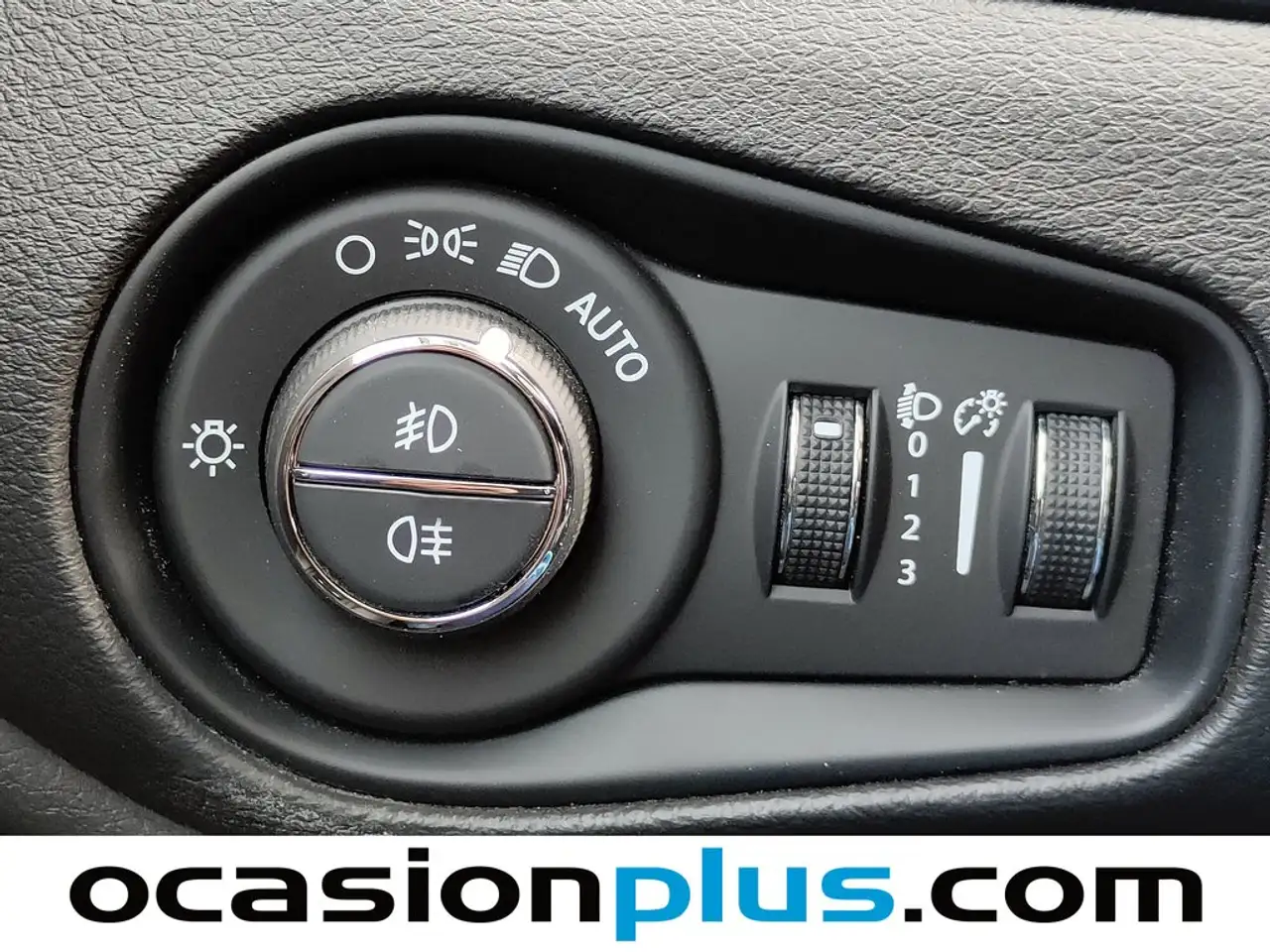 Jeep Renegade 1.5 MHEV Limited — Vehicle gallery 9
