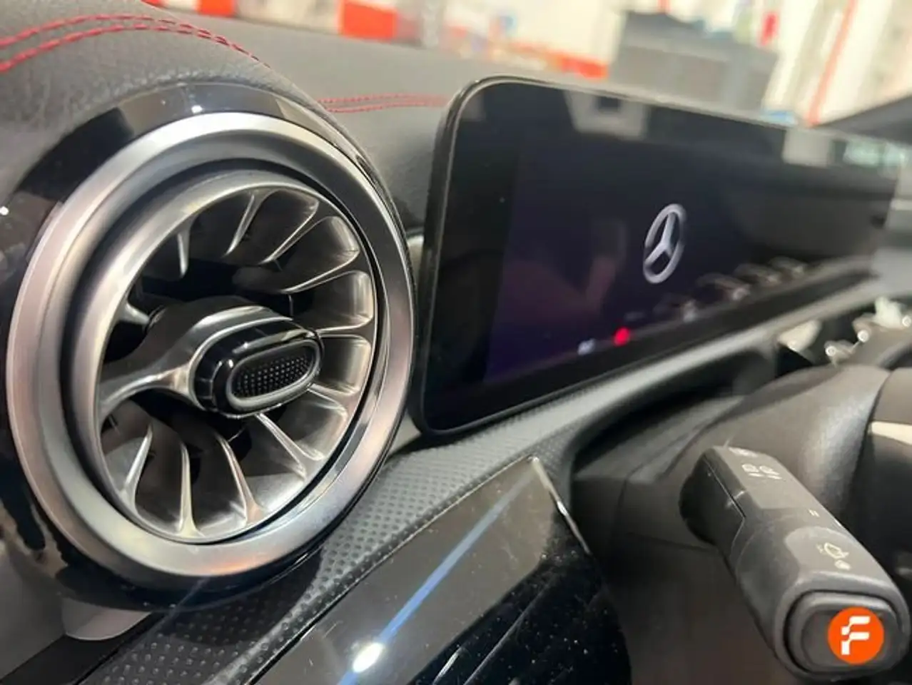 Mercedes-Benz CLA 200 — Galerie du véhicule 14