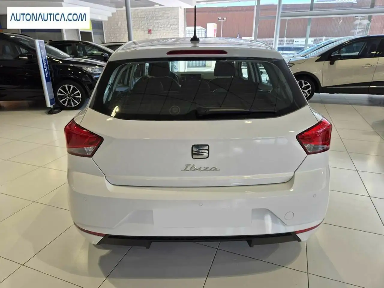 SEAT Ibiza 1.0 TSI S&S Reference XM 95 — معرض صور السيارة 11