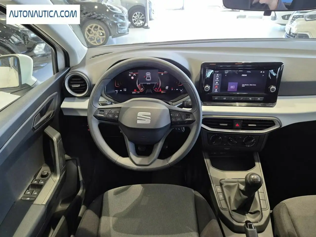 SEAT Ibiza 1.0 TSI S&S Reference XM 95 — معرض صور السيارة 2