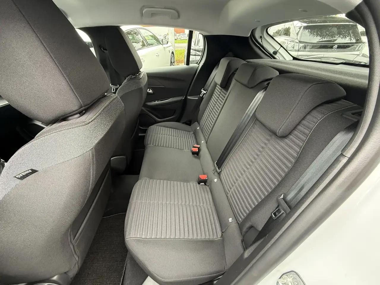 Peugeot 208 Active — Galerie du véhicule 11