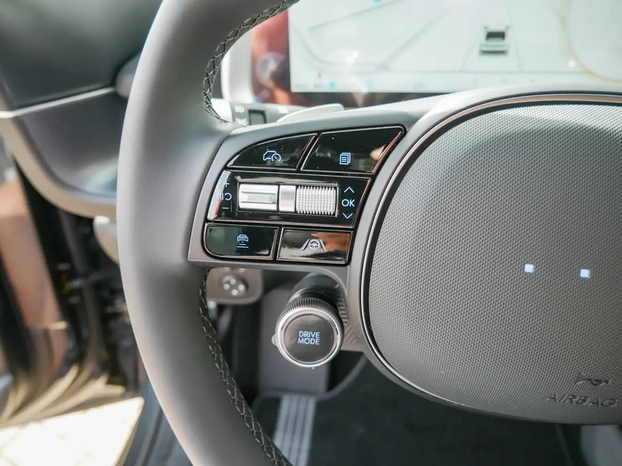 Hyundai IONIQ 6 First Ed. Elektro 4WD 77,4kWh *325 PS*LED*NAVI* — Vehicle gallery 26