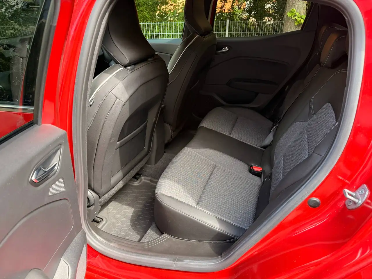 Mitsubishi Colt Intro Edition Hybrid Kamera — Galería del vehículo 12