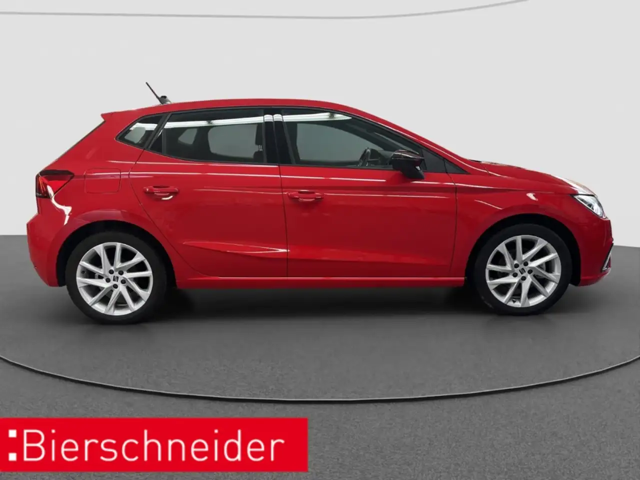 SEAT Ibiza 1.0 TSI FR NAVI DAB SHZ LED PDC — معرض صور السيارة 9