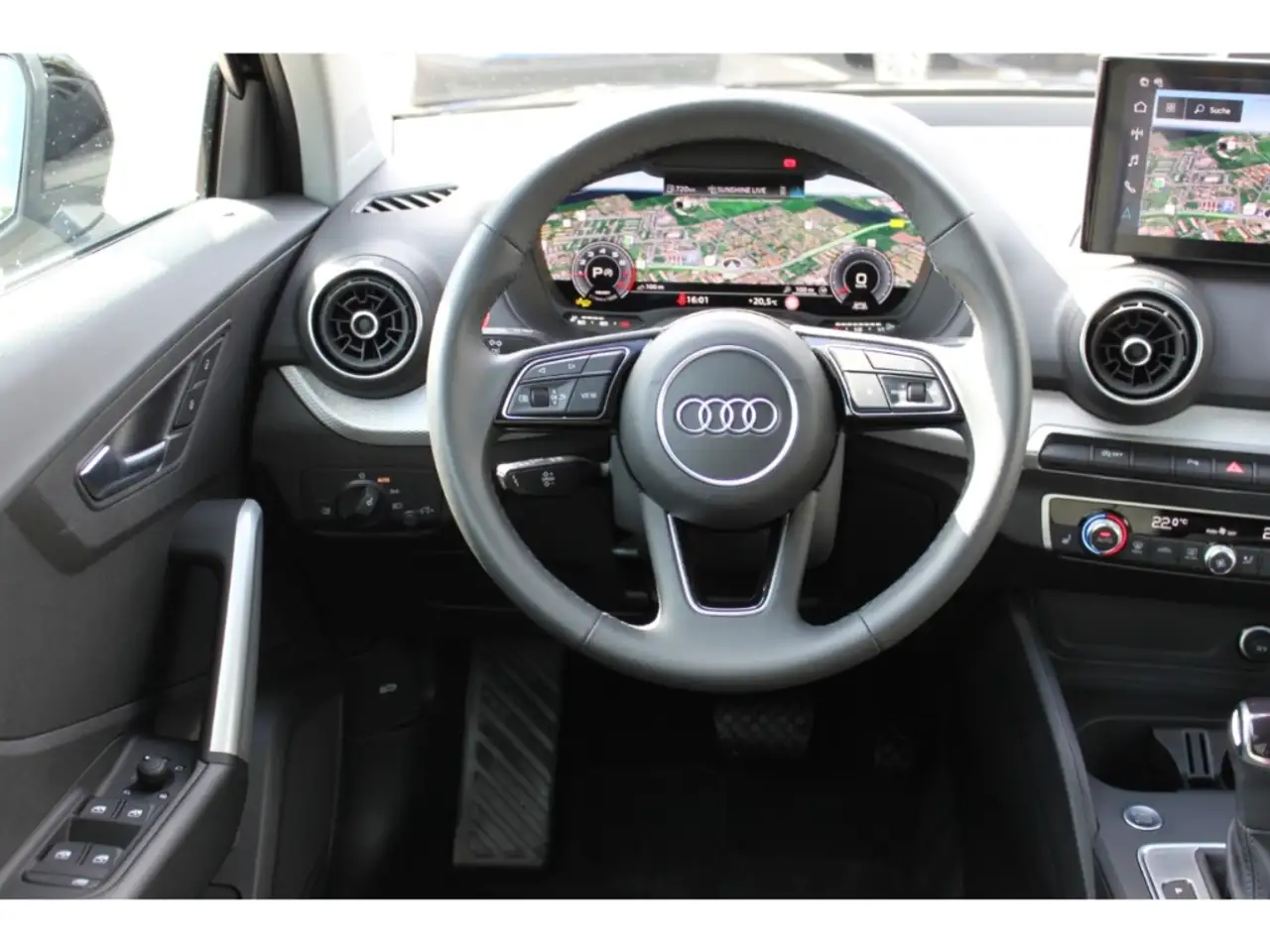 Audi Q2 35 TFSI S-tronic LED NAVI PDCv+h SHZ AHK — Galerie du véhicule 17