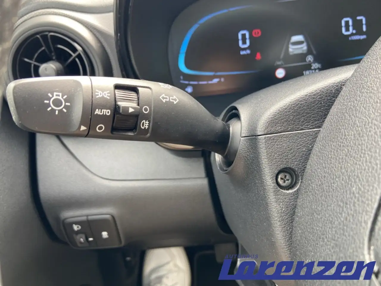 Hyundai i10 FL (MY25) 1.0 Benzin (63 PS) 5-MT 2WD Select Navi — Galería del vehículo 23