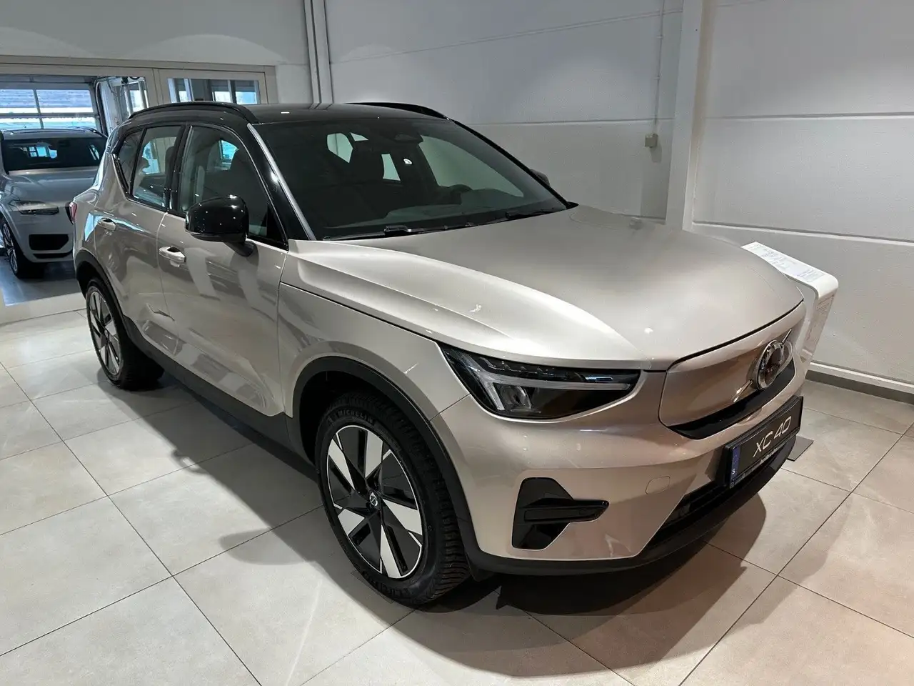 Volvo XC40 Single Motor Plus Rech. RWD Extended Range — Reutlingen