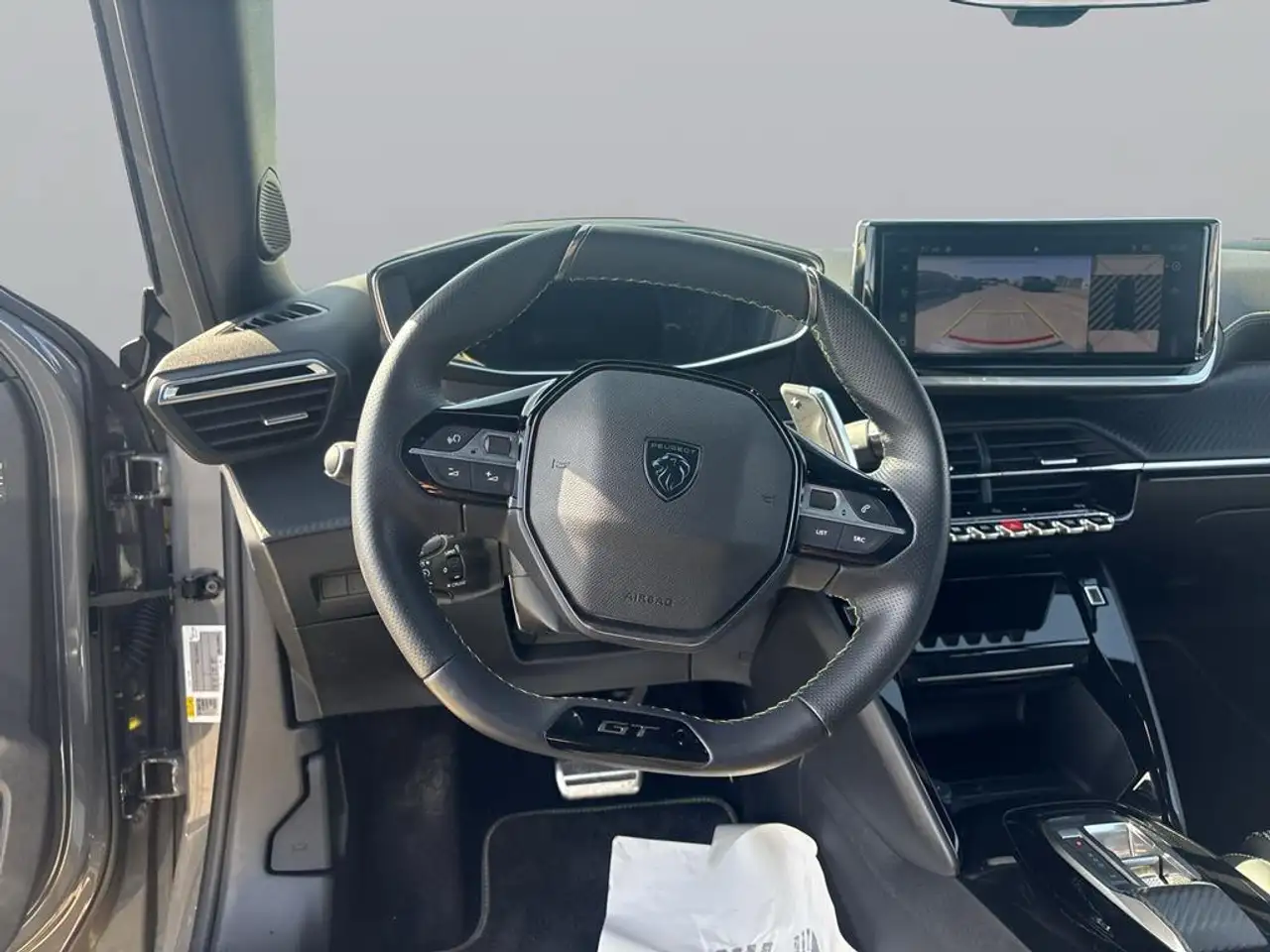Peugeot 2008 Neuer 2008 GT PureTech 130 EAT8 — معرض صور السيارة 13