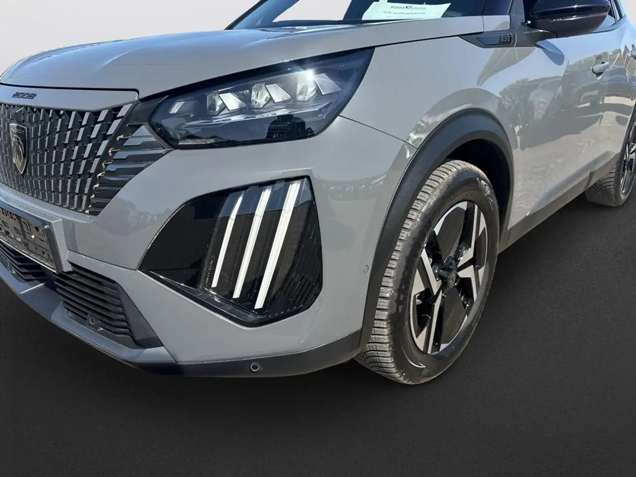 Peugeot 2008 Neuer 2008 GT PureTech 130 EAT8 — معرض صور السيارة 9