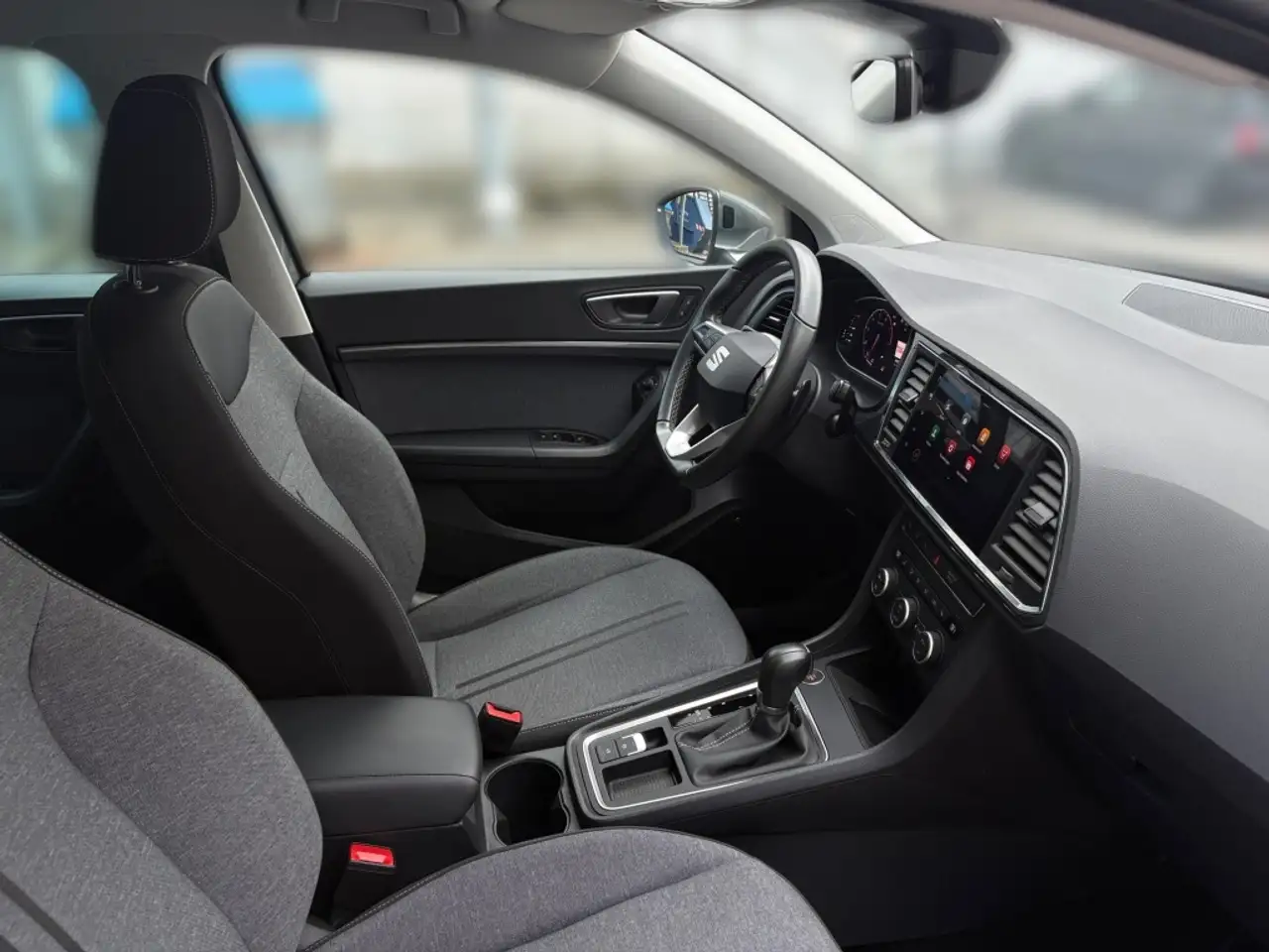SEAT Ateca 1.5 TSI LED/AHK/KAM/ASSIST/ACC/KESSY/BEATS — معرض صور السيارة 9