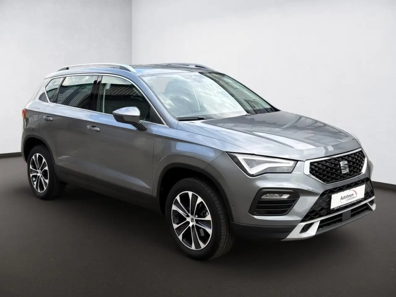 SEAT Ateca 1.5 TSI LED/AHK/KAM/ASSIST/ACC/KESSY/BEATS — معرض صور السيارة 6